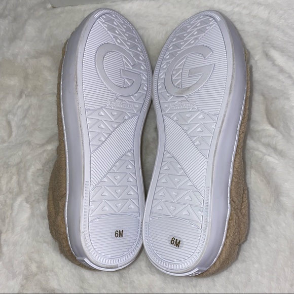 NEW G by Guess Women’s Brown Faux Fur Sneakers 6 M - Picture 6 of 7